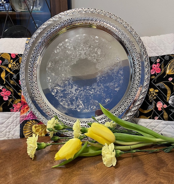 Vintage 1970's International Silver Co. - Round Silver Plate