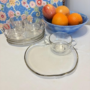 Vintage Hazel Atlas Orchard Apple Luncheon/Snack Set - 8 pieces - 4 Plates and 4 Cups - Clear Glass - Circa 1940-1955 - Sold as Set