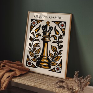 Queen&#39;s Gambit Gold Chess Piece Poster, Artful Print of Classic and Modern Chess Piece, Cozy Art Print for Chess Lovers’ Reading Nooks