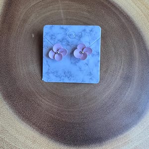 Flower studs