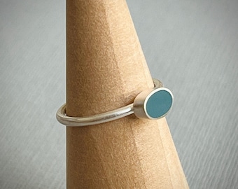 Simple Sterling Ring with Bluish Grey Resin. Size 6