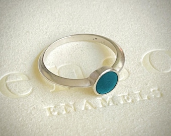 Minimalist Sterling Ring with "Bluish Green"  Glass Enamel. size 7