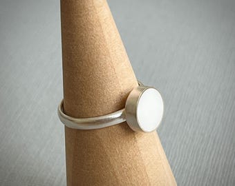Modern Simple Sterling Ring with White Resin. Size 6