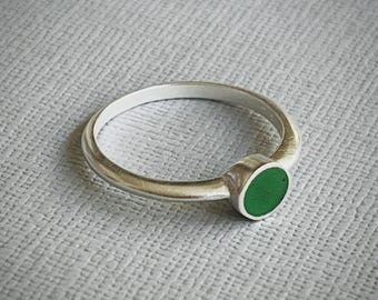 Modern Minimalist Sterling Ring with "Green" Glass Enamel. size 7