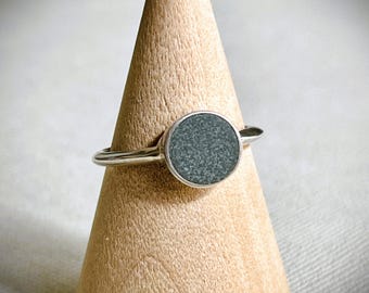 Modern Mid-Century Grey Granite Look Glass Enamel. size 8