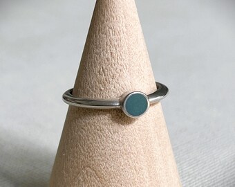 Modern Minimalist Sterling Ring with "Deft Blue Green" Glass Enamel. size 7