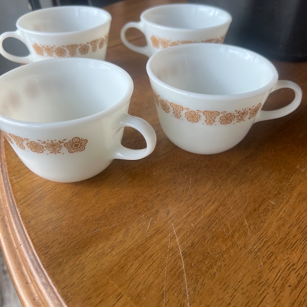Vintage set of 4 Pyrex coffee cups. Perfect condition