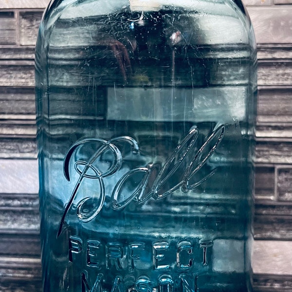 Vintage Beautiful blue/green aqua Ball Perfect Mason jar with a old zinc lid