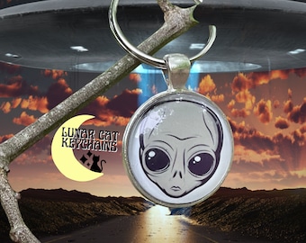 Giant Alien Head; Spaceman Keychain; Area 51 UFO X-Files Key Ring