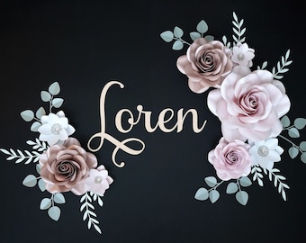 Set di fiori di carta Blush: decorazione da parete per la cameretta dei bambini e cartello con il nome