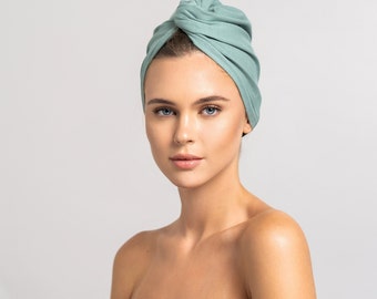 Turban Handtuch aus Bambus mit Knopf in schwarz. Haarhandtuch zum Haare  ploppen von CURLY N COVERED. So einfach ist die Plopping Methode! - Etsy.de