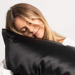 Silk pillowcase 40x80 black silk. Mulberry silk pillow from CURLY N COVERED. Our silk pillows and pillowcases are made in Germany