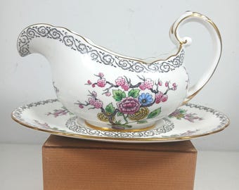 Tuscan Ki-Ming Pattern Gravy Boat & Underplate, English Bone China, Vintage 1960s, Floral Gold Trim Dinnerware