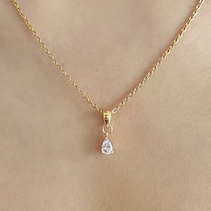 Tiny Pear Diamond Necklace Hypoallergenic Teardrop Necklace Dainty 18k Gold Stainless Steel Necklace Mini Pear Diamond Solitaire Necklace