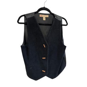 Roo Crossing Petites Black Leather Vest Wood Toggle Button Western Suede Small P