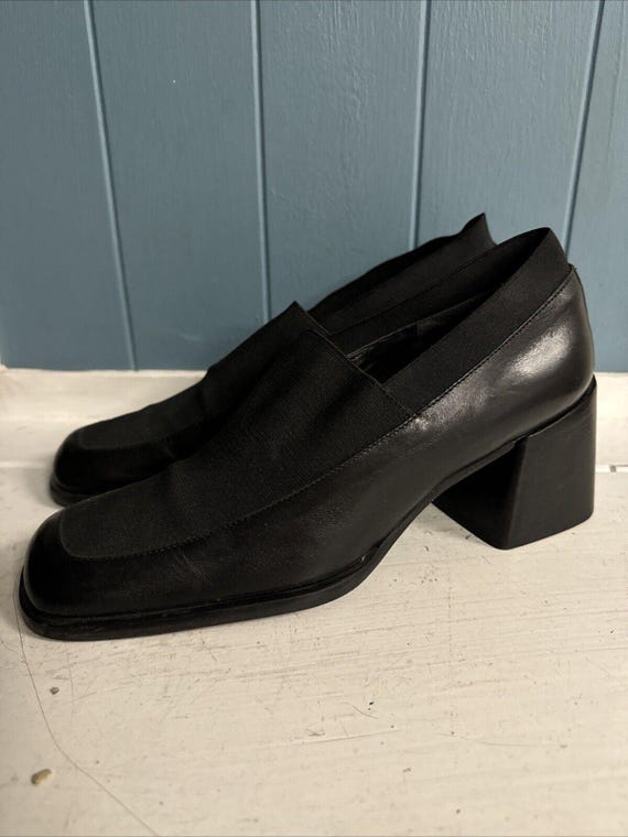 Vintage Y2K 90s Chunky Heel Square Toe Loafer Black Leather Slip