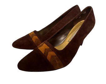 Andrew Geller Boutique Braun Wildleder Chevron Spitzschuh Pumps Heels Damen 8,5 M