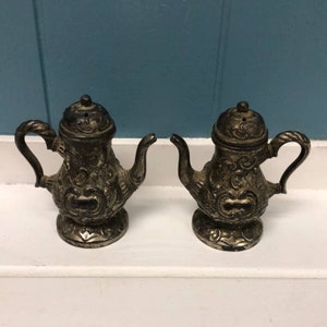 Vintage Silverplate théière sel et poivrière motif de défilement