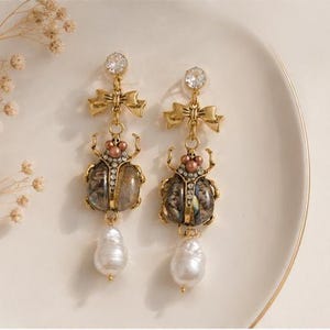 Skalbaggeörhängen Scarab Fantasy