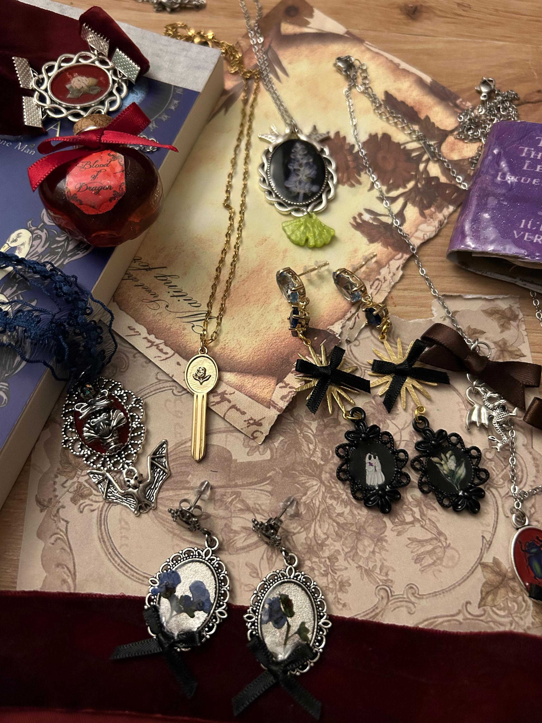 Jewelry mystery box - Etsy 日本