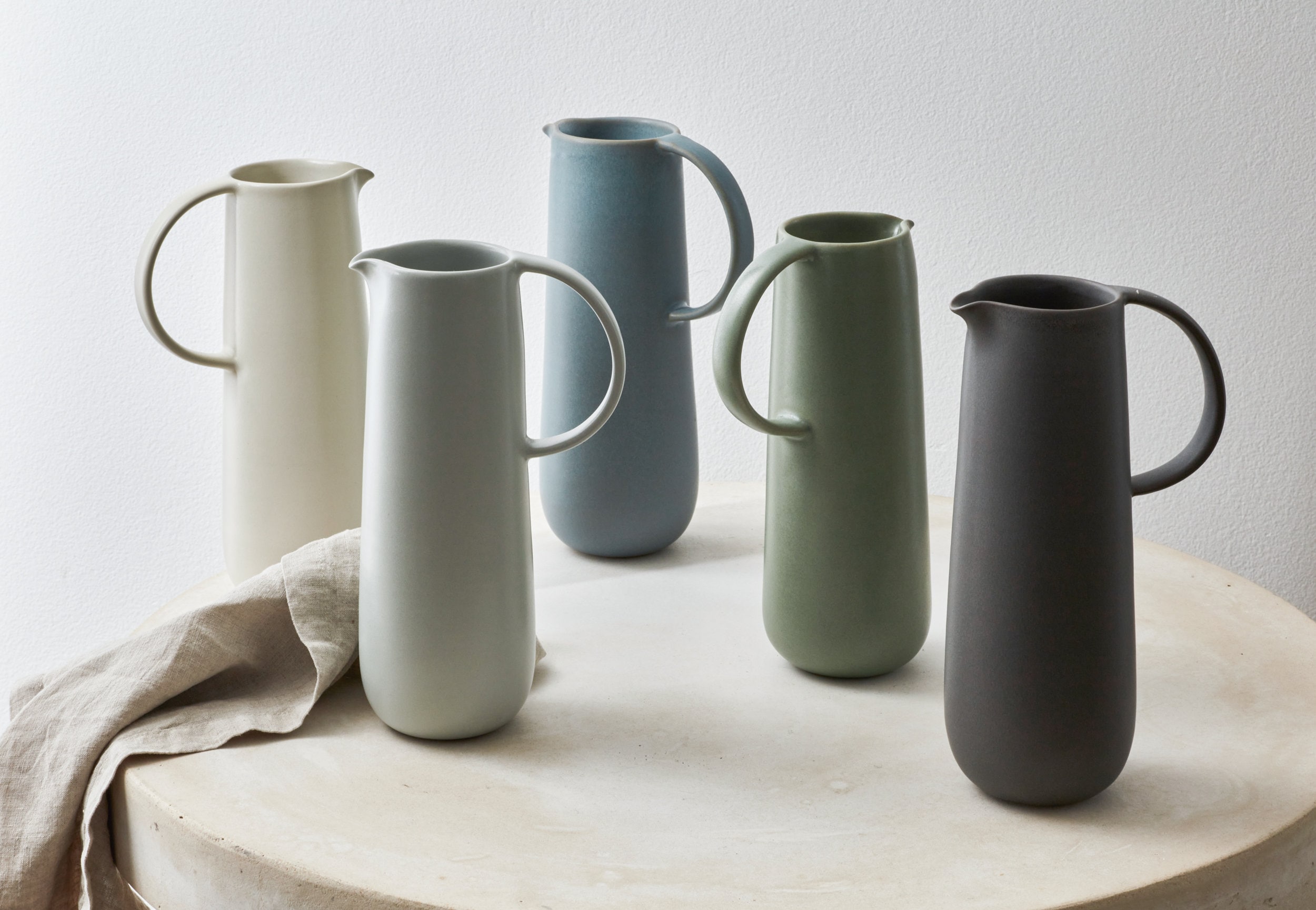 Handgefertigte Steingut Karaffe: Moderne Keramik Karaffe, 750ml