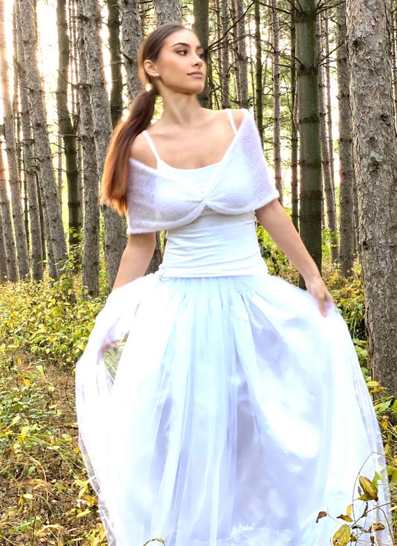 Bridal off White Minimalist Sweetheart Neckline Mohair Knit Cropped Capelette, off Shoulder Short Wrap, Bridal Cover up Poncho Knit Shrug - Etsy Bridal off White Minimalist Sweetheart Neckline Mohair Knit Cropped Capelette, off Shoulder Short Wrap, Bridal Cover up Poncho Knit Shrug - Etsy