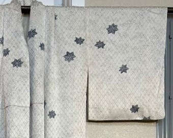 pre-1970s Silk Kimono - Ivory with Gray Star Flowers