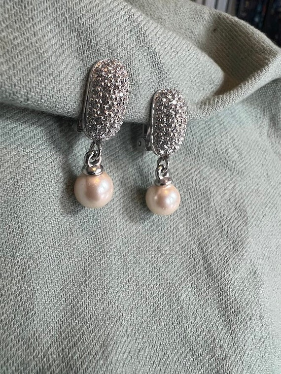 Dior pearl 2025 drop earrings