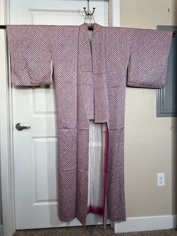 pre-1970s Silk Kimono - Lavender and White Shibori