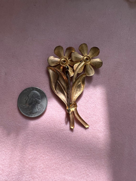 1940s Vintage Gold Flower Brooch - image 3