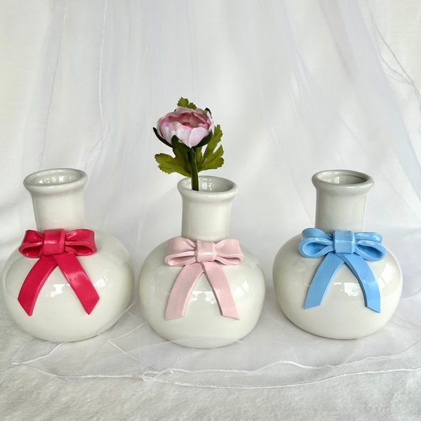 Ceramic Bud Vase Bow Decor Coquette Aesthetic Handmade Vase Soft Girl Aesthetic Balletcore Decor Mother's Day Gift Idea for Girly Apartment