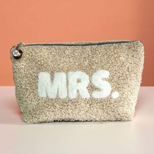 Sherpa Brautkosmetiktasche Teddy &quot;&quot;Mrs”&quot; Beutel Brautdusche Geschenk Flitterwochen Essentials Bag Hochzeitsgeschenk für Braut neue Frau Geschenk Verlobung
