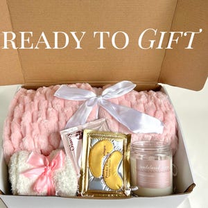Self Care Package Spa Day at Home Kit Gift for Her Birthday Gift Get Well Gift Candle Blanket Sock Eye Mask Mother&#39; Day Gift Wellness Box