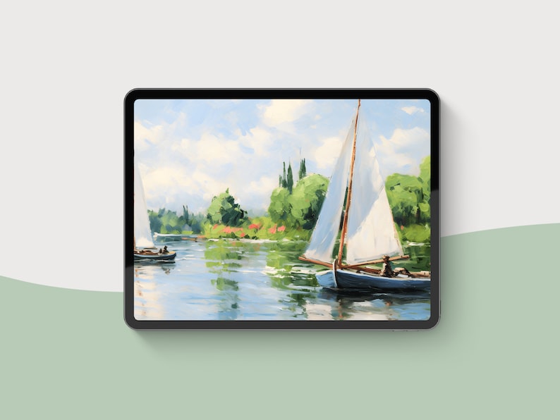 Op de afbeelding: Een schilderij van een zeilboot op een meer, met groene bomen en een blauwe lucht met witte wolken. Er is nog een zeilboot in de verte te zien.