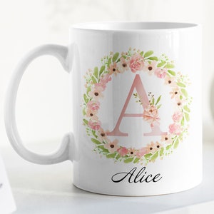 Taza personalizada con monograma, taza de café con nombre inicial Floral, regalo de dama de honor, recuerdo de boda para mamá, hija, abuela, mejor amiga, carta de flor nupcial