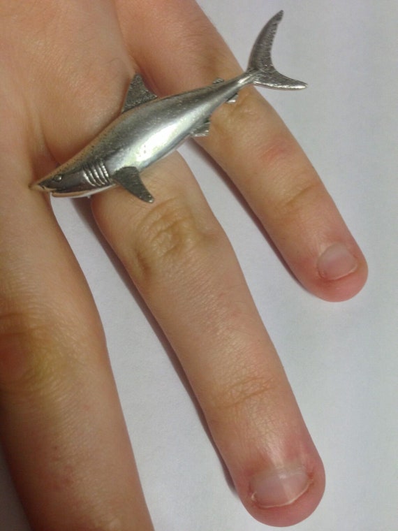 F15 Mako Shark Fish Made of English Pewter on a GOLD or Silver Adjustable  Ring Jewellery 