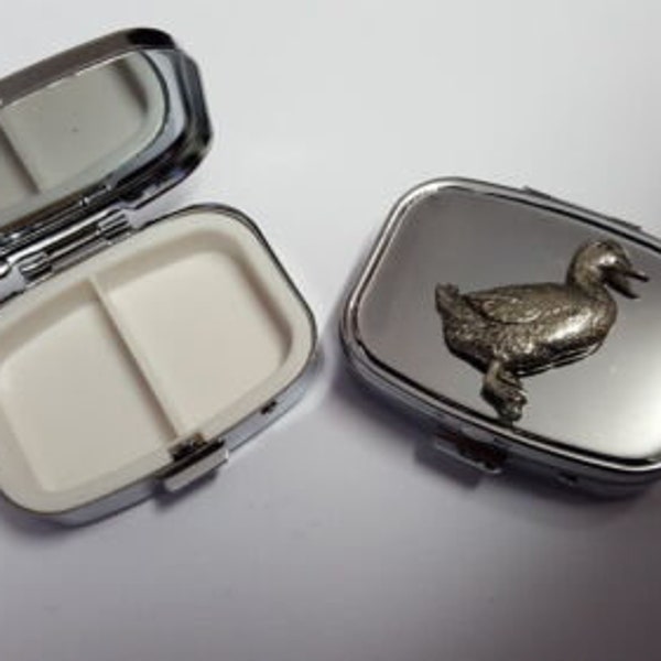 Duck PP-B03   English Pewter Emblem on a Rectangular Travel Metal Pill Box silver metal 2 slots Tablet Storage gift snuf box etc