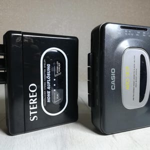 Lot of 2 vintage portable cassette players, INTERNATIONAL Stereo and Casio