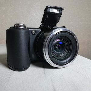 Digital camera Olympus SP-600UZ 12.5-megapixel