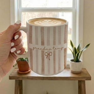 Personalized Grandma Mug, Custom Grandma Name Baby Announcement Gift for New Grandmother