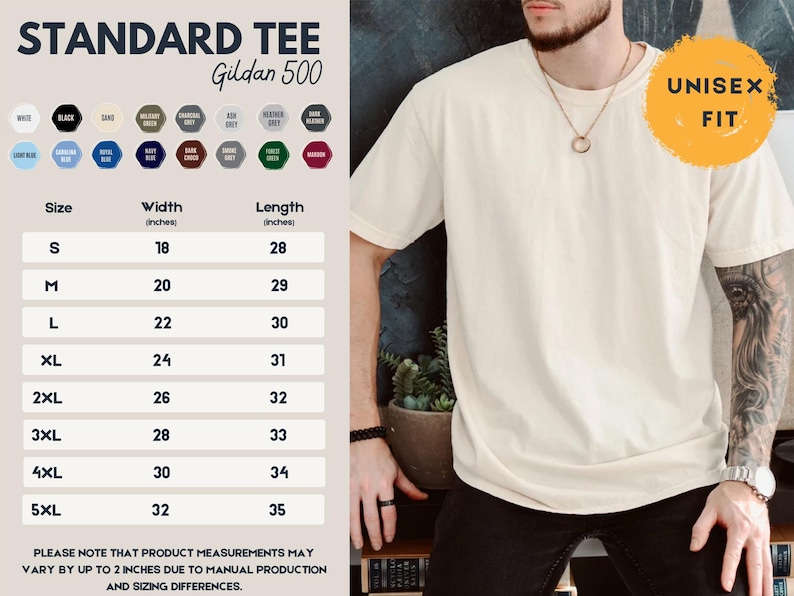 Peut inclure: T-shirt standard Gildan 500 de couleur cr&egrave;me avec un col rond. L'image comprend un tableau des tailles avec des mesures en pouces, allant de S &agrave; 5XL. Le t-shirt est &eacute;tiquet&eacute; "UNISEX FIT".