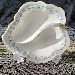 Royal Albert "Memory Lane" Split Leaf Dish, Pickle Relish Dish, Candy Dish, Bone China, Gold Trim Made England. Excellent Condition