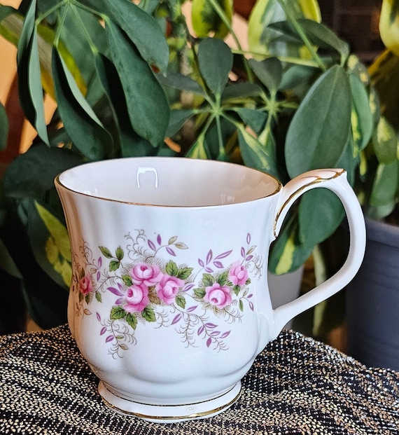 Royal Albert Lavender Rose Footed Montrose Coffee Mug Cup Made in - Main Image