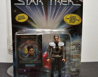 NRFB 1995 Playmates Toys 6430 Personaggio da collezione Jadzia Dax in abiti rituali Klingon dalla serie Star Trek Deep Space Nine.