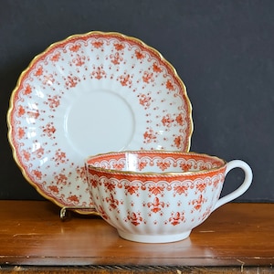 Duo de xícaras de chá e pires Spode Fleur de Lys vintage, 1961-1994, padrão vermelho francês. Conjunto de pratos para chá inglês para casamento, em excelente estado.