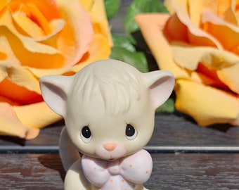 Vintage Precious Moments 1982 Figure "Kitty" #E-9267 from the ANIMALS series Excellent Condition No Original Box. Difficult to find.