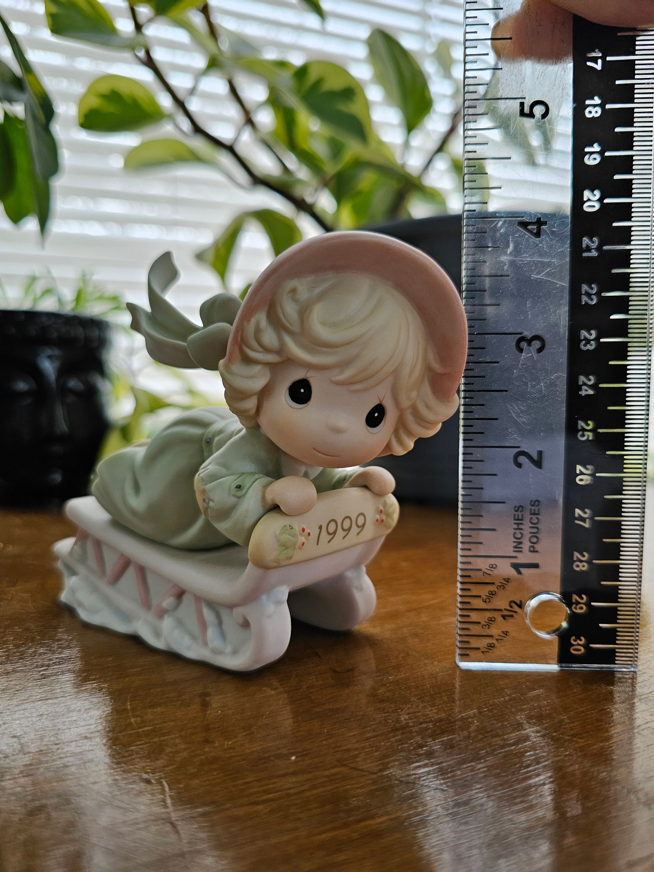 Vintage Precious Moments 1999 Annual Edition Figurine 