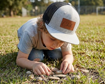 名前入り幼児用帽子、レザーパッチ付きトラッカーハット、父の日ギフト、幼児用ベースボールキャップ、お父さんと息子のための帽子、赤ちゃんへのギフト