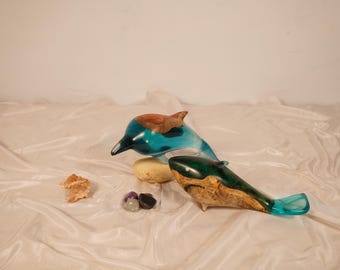 Scultura di delfino fatta a mano in legno e resina epossidica – Decorazione ispirata all'oceano, decorazione per la casa costiera, statuetta di delfino in legno fatta a mano, regalo nautico