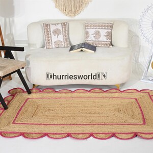 Natural & Biodegradable: Made from 100% plant fiber, making it an environmentally friendly option.
 Best Places to Use:
Living rooms

Bedrooms

Home offices

Under dining tables (if spills are minimal)

Neutral Look: Usually comes in earthy tones like beige, tan, and brown, which blend well with most interiors.

Durable: Strong fibers make jute rugs great for low to medium-traffic areas.

Soft Texture: Softer than sisal rugs but not as plush as wool.